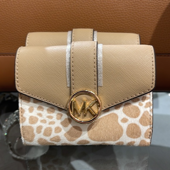 MICHAEL KORS
Carmen Medium Flap Bifold Faux Fur-Leather Wallet
Camel 
NWT - Picture 13 of 16